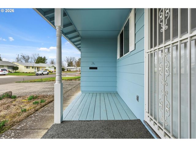 1720 JANSEN Way, Woodburn, OR 97071