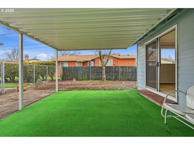 1720 JANSEN Way, Woodburn, OR 97071