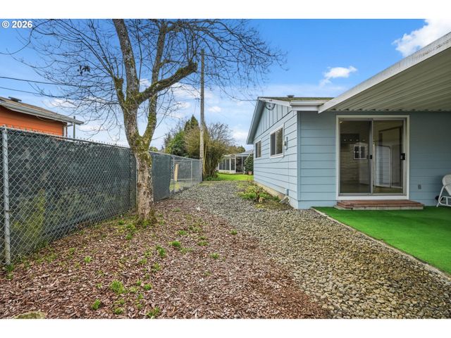 1720 JANSEN Way, Woodburn, OR 97071