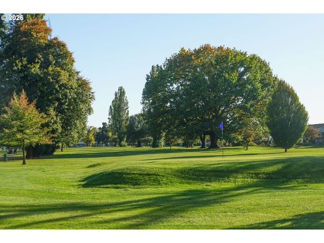 1720 JANSEN Way, Woodburn, OR 97071