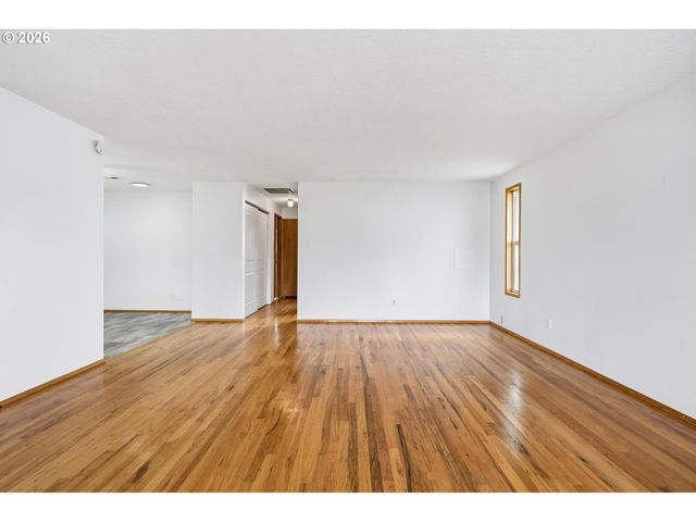 1720 JANSEN Way, Woodburn, OR 97071