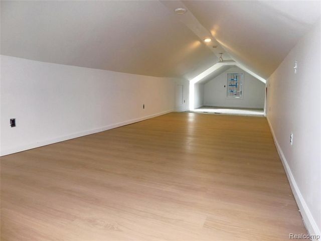 2780 W Clarkston Road, Lake Orion, MI 48362