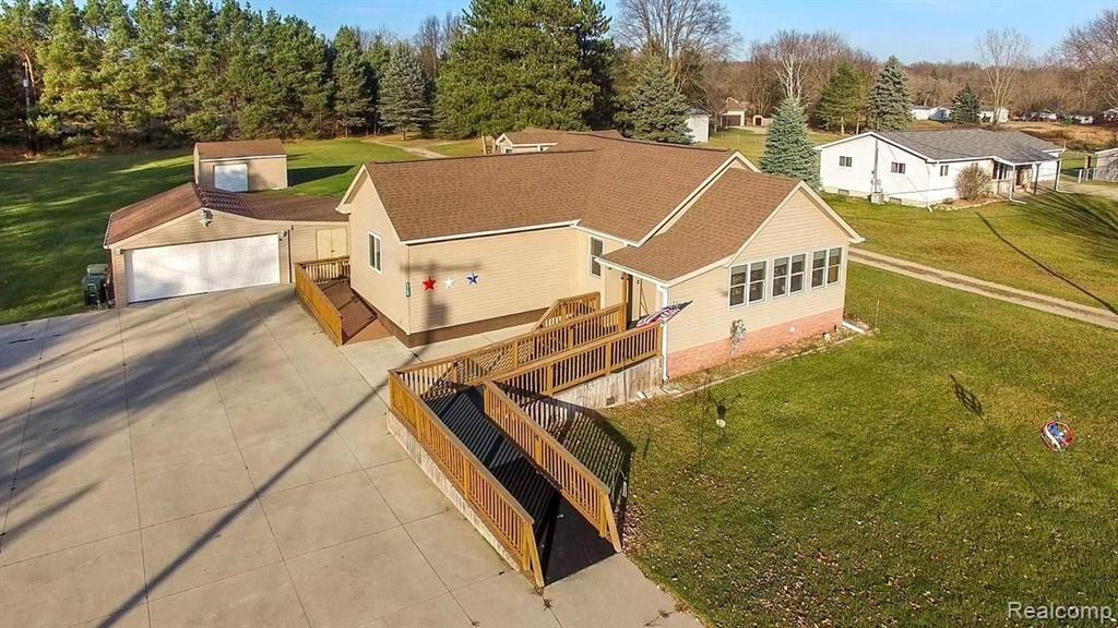 2780 W Clarkston Road, Lake Orion, MI 48362