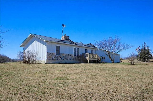 33670 SE 31 Highway, Kincaid, KS 66039