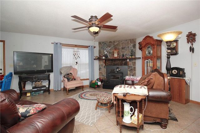 33670 SE 31 Highway, Kincaid, KS 66039