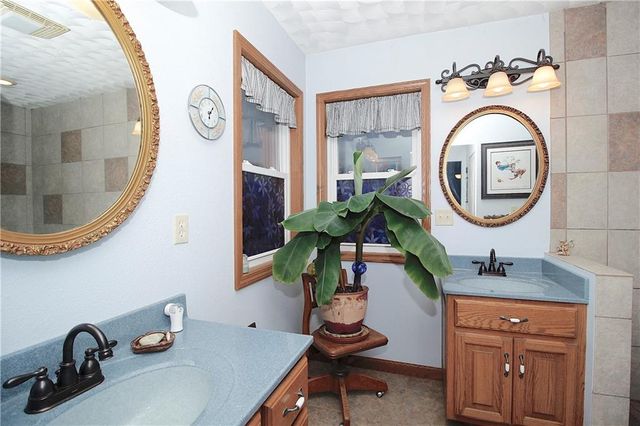 33670 SE 31 Highway, Kincaid, KS 66039