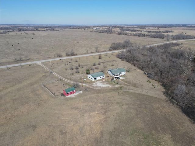 33670 SE 31 Highway, Kincaid, KS 66039