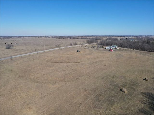 33670 SE 31 Highway, Kincaid, KS 66039