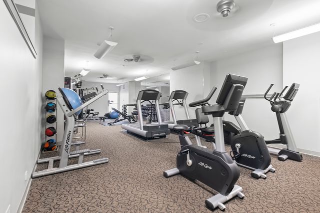 6301 N Sheridan Road 12C, Chicago, IL 60660