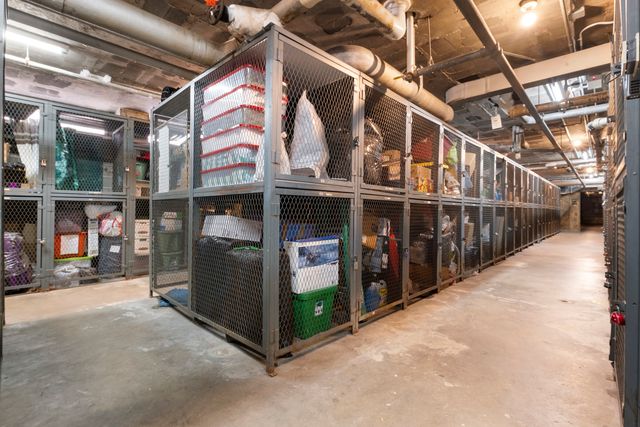 6301 N Sheridan Road 12C, Chicago, IL 60660