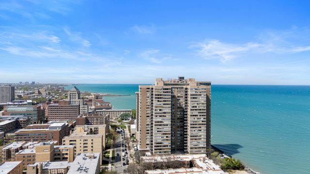 6301 N Sheridan Road 12C, Chicago, IL 60660