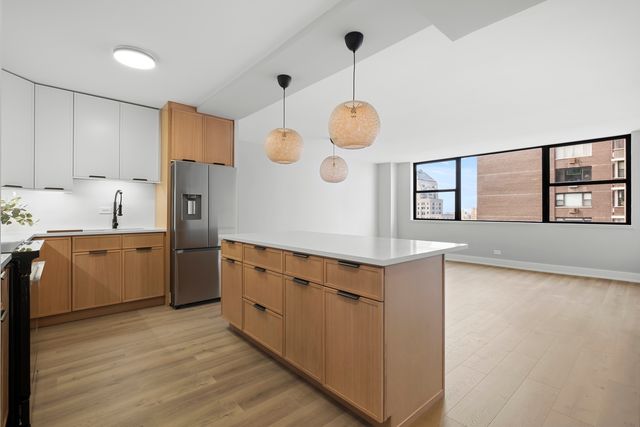 6301 N Sheridan Road 12C, Chicago, IL 60660