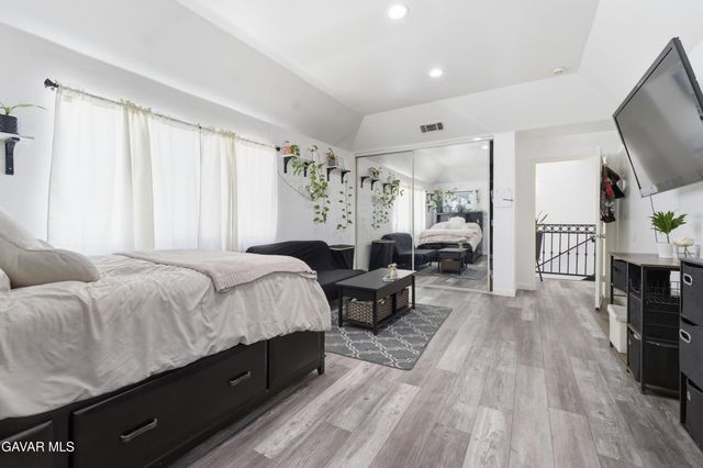517 Orange Grove Place, Pasadena, CA 91103