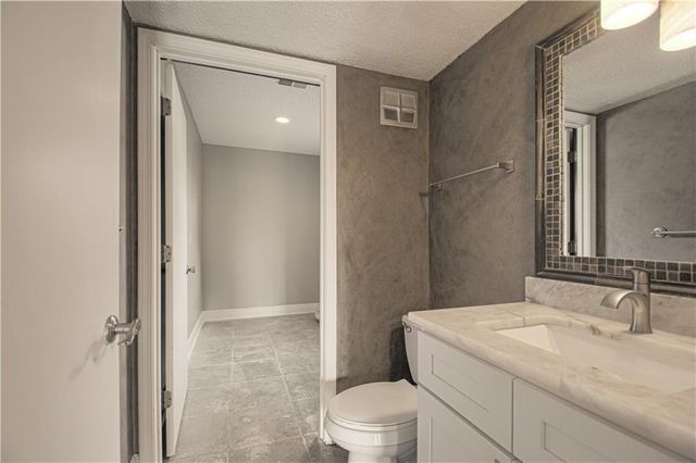 4505 NW 79th Terrace, Kansas City, MO 64151