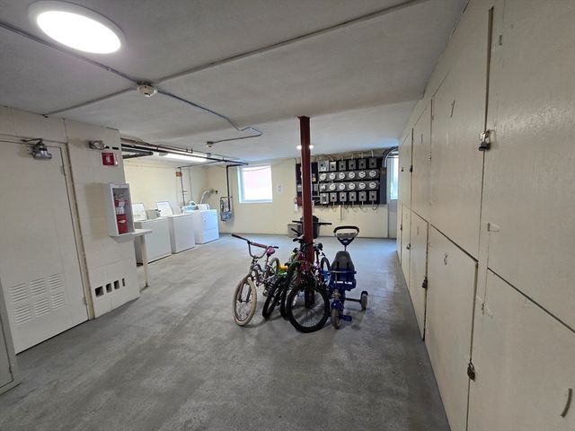 194 Lincoln St 4, Stoughton, MA 02072