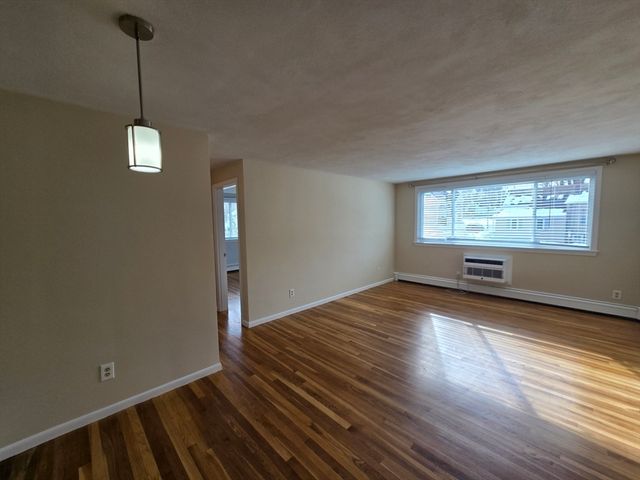 194 Lincoln St 4, Stoughton, MA 02072