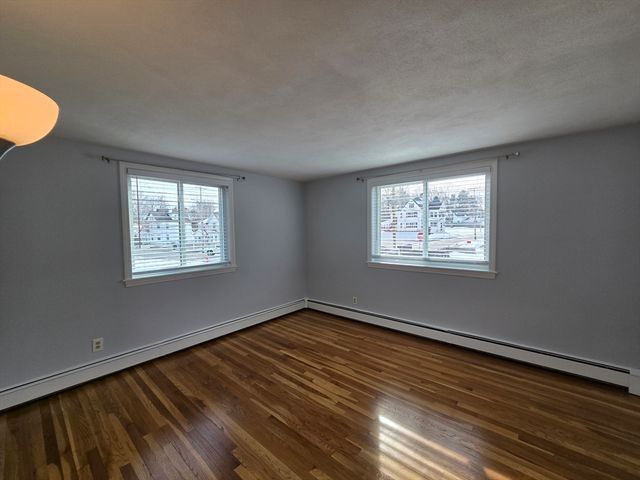 194 Lincoln St 4, Stoughton, MA 02072