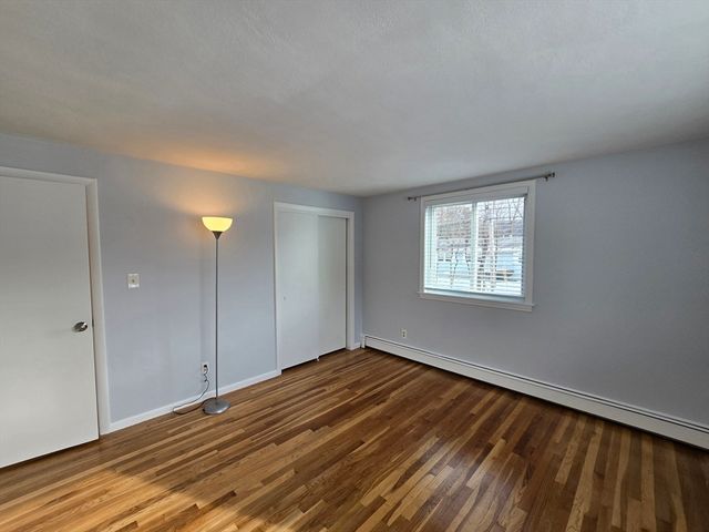 194 Lincoln St 4, Stoughton, MA 02072