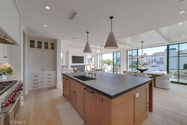 2820 Bayview, Corona Del Mar, CA 92625