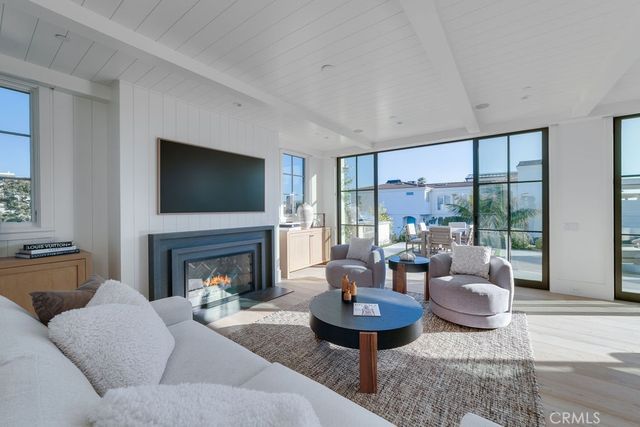 2820 Bayview, Corona Del Mar, CA 92625