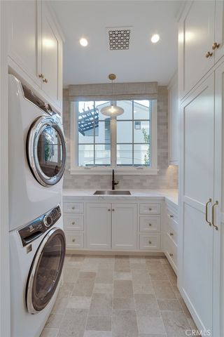 2820 Bayview, Corona Del Mar, CA 92625
