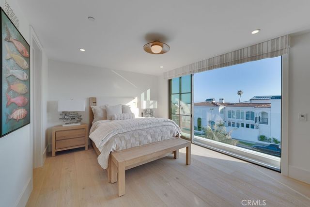 2820 Bayview, Corona Del Mar, CA 92625