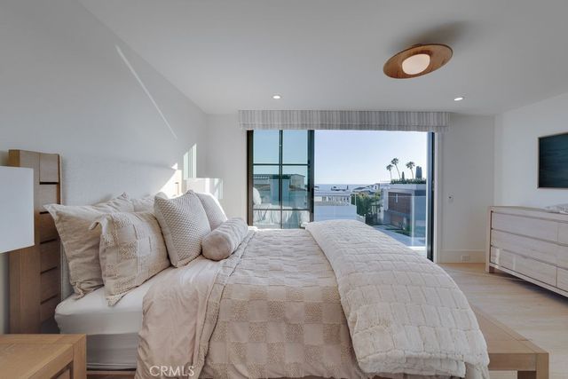 2820 Bayview, Corona Del Mar, CA 92625