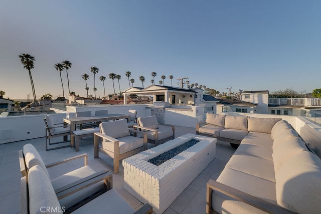 2820 Bayview, Corona Del Mar, CA 92625