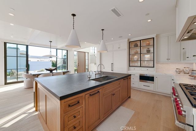 2820 Bayview, Corona Del Mar, CA 92625