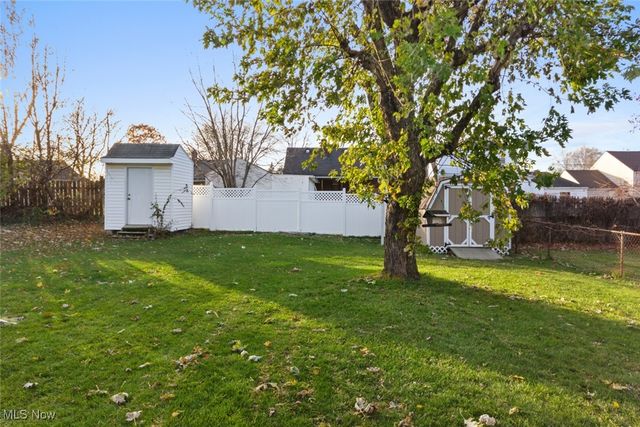 2727 Gilbert Avenue NE, Canton, OH 44705