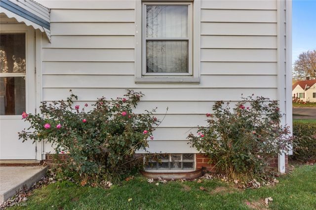 2727 Gilbert Avenue NE, Canton, OH 44705