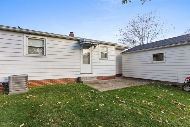 2727 Gilbert Avenue NE, Canton, OH 44705