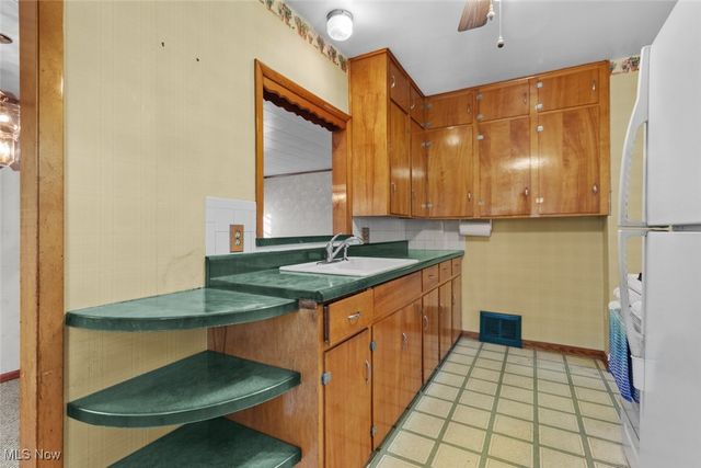 2727 Gilbert Avenue NE, Canton, OH 44705