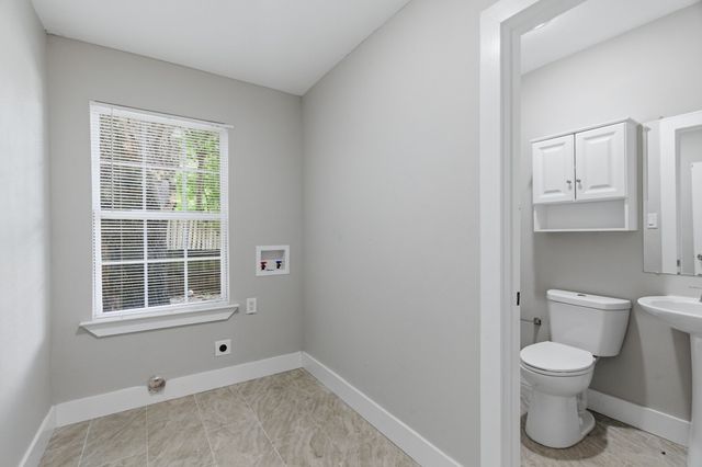2204 Dunloe Avenue, Dallas, TX 75228
