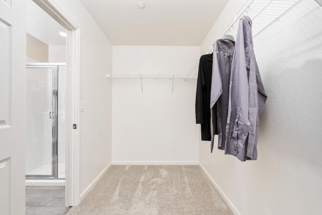 6559 E Cresthaven Drive, Fresno, CA 93727