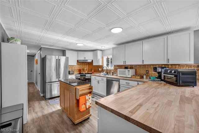 38 Anglers Lane, Lagrange, OH 44050