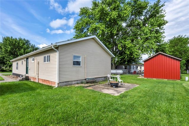 38 Anglers Lane, Lagrange, OH 44050