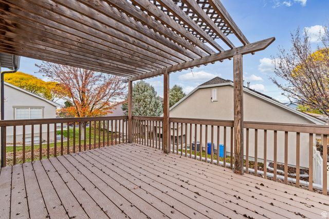 53 W LAKE VIEW TERRACE RD, Saratoga Springs, UT 84045