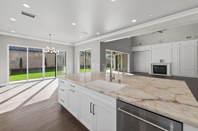 11610 N Range View Drive, Fresno, CA 93730