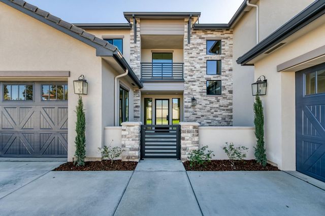 11610 N Range View Drive, Fresno, CA 93730