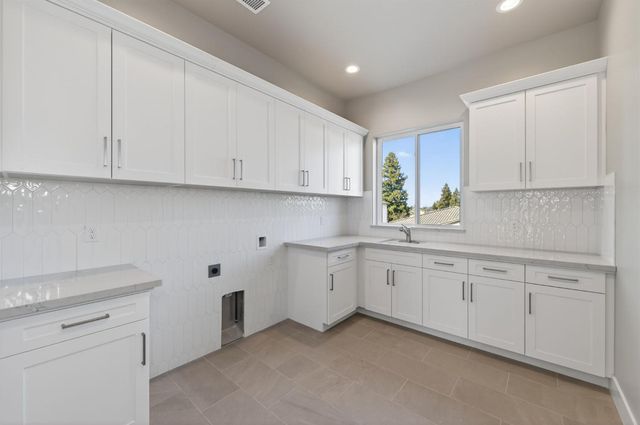 11610 N Range View Drive, Fresno, CA 93730