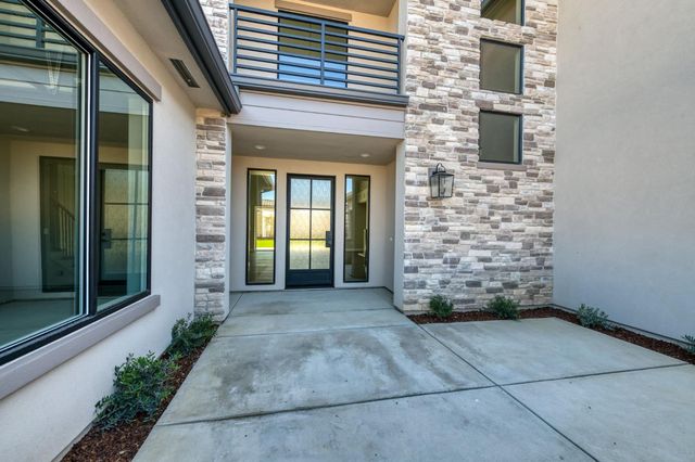 11610 N Range View Drive, Fresno, CA 93730