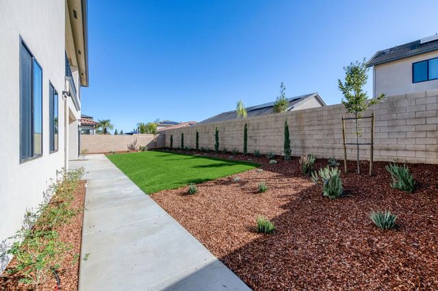 11610 N Range View Drive, Fresno, CA 93730