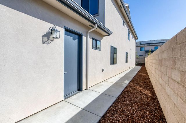 11610 N Range View Drive, Fresno, CA 93730