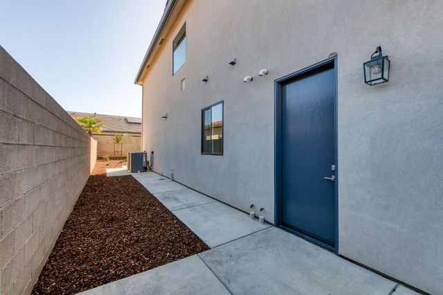 11610 N Range View Drive, Fresno, CA 93730