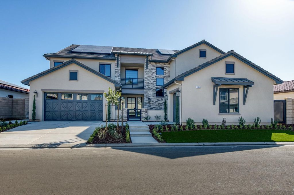 Image 2 of property listing at 11610 N Range View Drive, Fresno, CA 93730