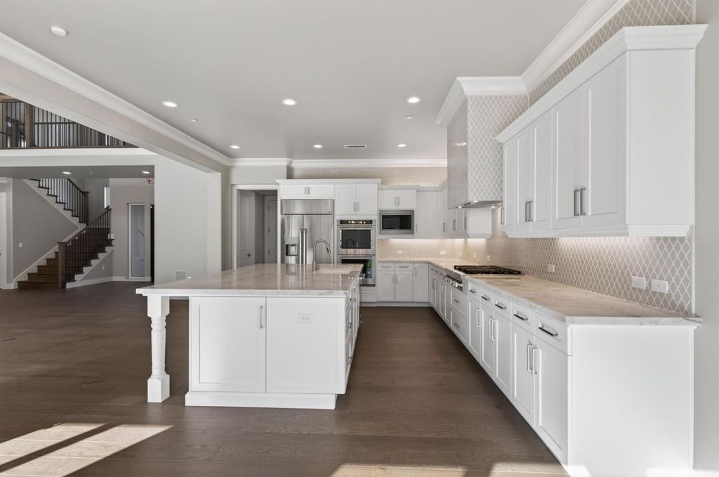 Image 20 of property listing at 11610 N Range View Drive, Fresno, CA 93730