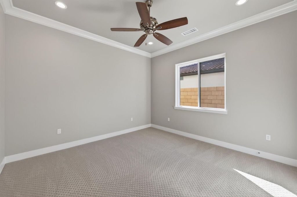 Image 33 of property listing at 11610 N Range View Drive, Fresno, CA 93730