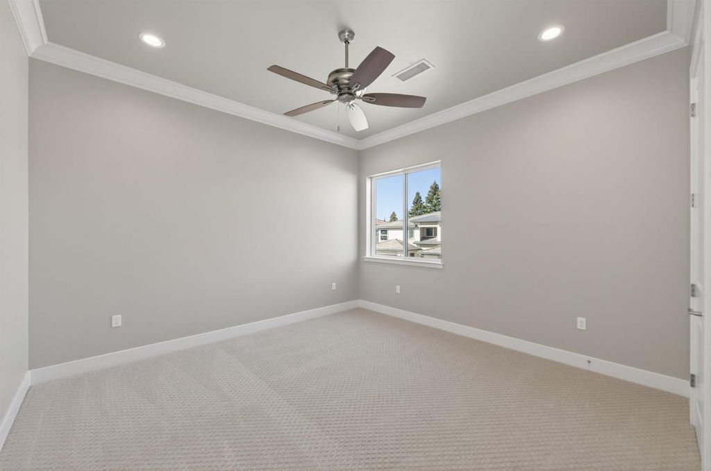 Image 42 of property listing at 11610 N Range View Drive, Fresno, CA 93730