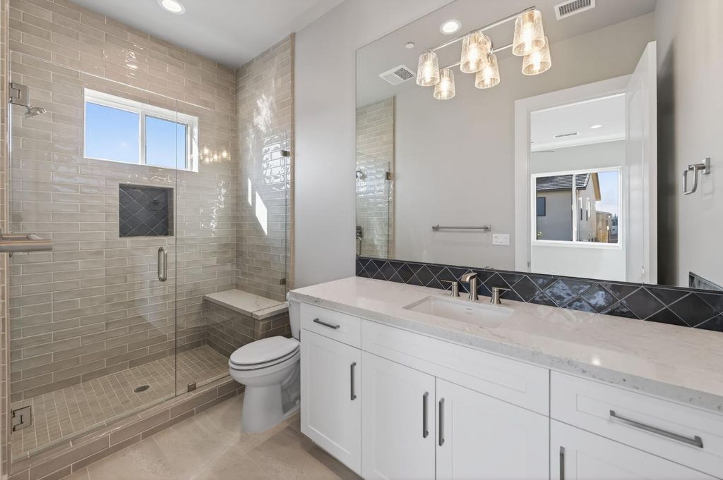 Image 47 of property listing at 11610 N Range View Drive, Fresno, CA 93730